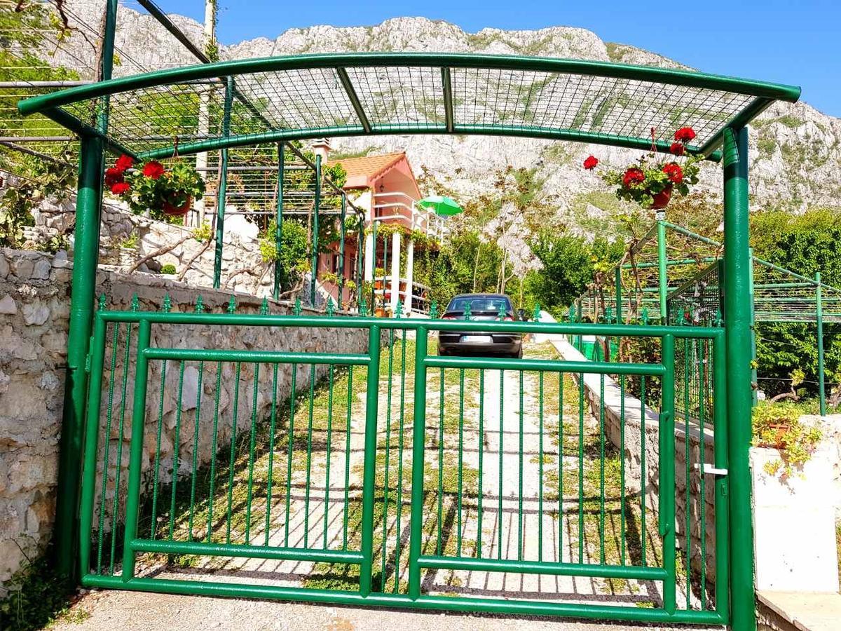 Holiday Village Ostrog Niksic Exterior foto